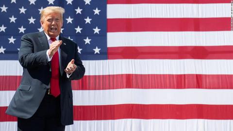 small_hands_diaper_don.jpg