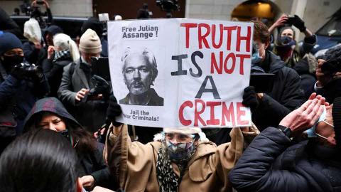 assange_ruling.jpg