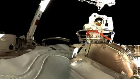 chinese_spacewalk.jpg
